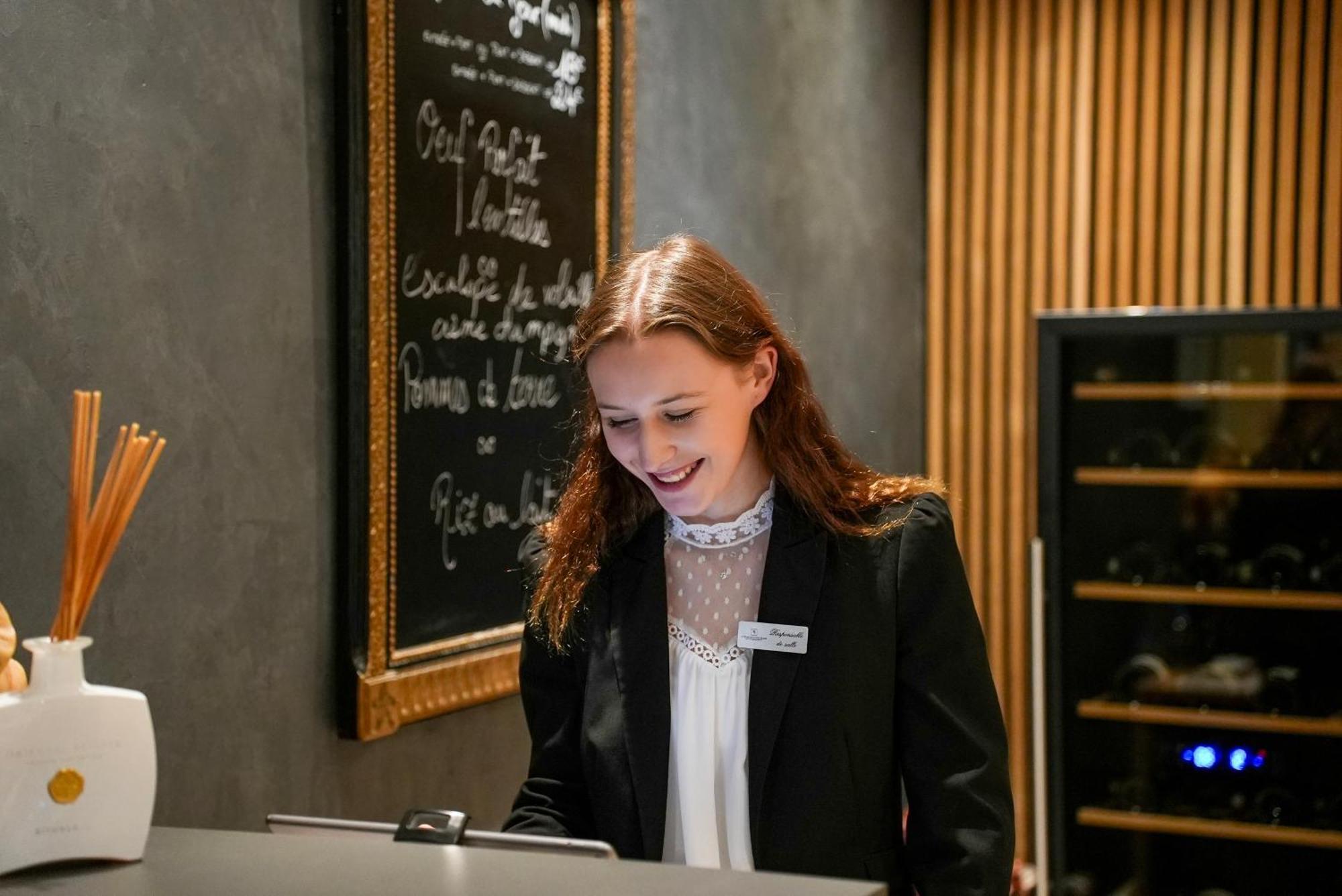 Logis Le Relais De La Voie Sacree Hotel Issoncourt Luaran gambar