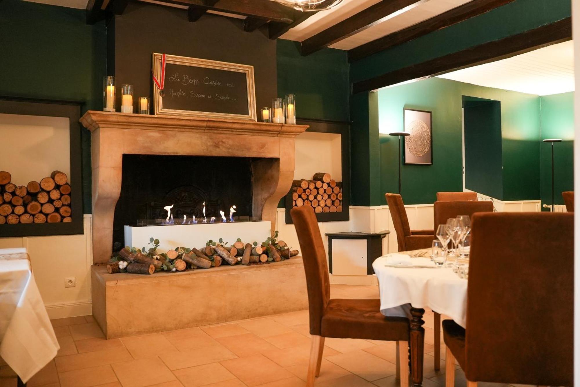 Logis Le Relais De La Voie Sacree Hotel Issoncourt Luaran gambar